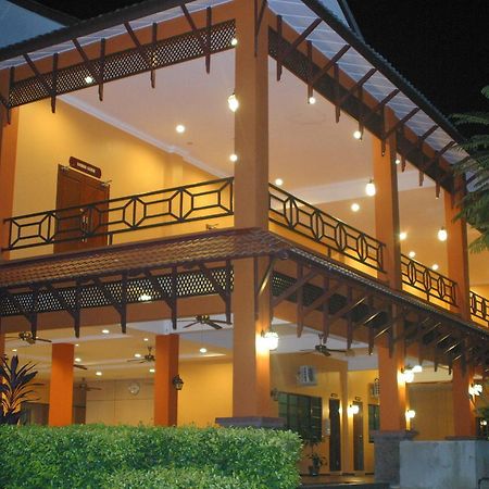 Tanjung Demong Beach Resort Kampung Kuala Besut Buitenkant foto