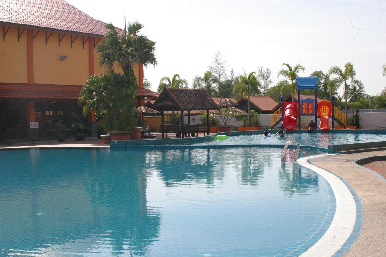 Tanjung Demong Beach Resort Kampung Kuala Besut Buitenkant foto