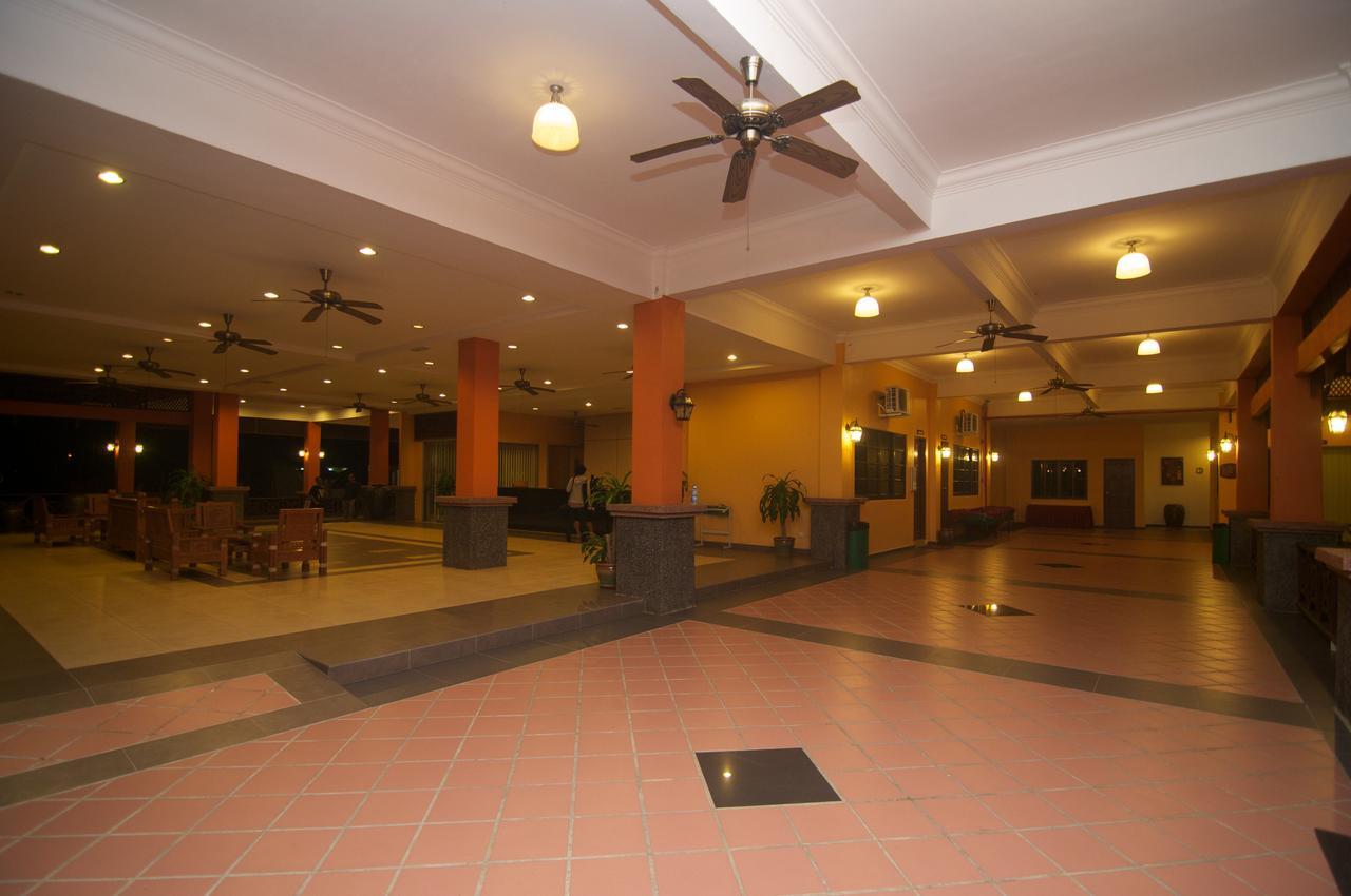 Tanjung Demong Beach Resort Kampung Kuala Besut Buitenkant foto